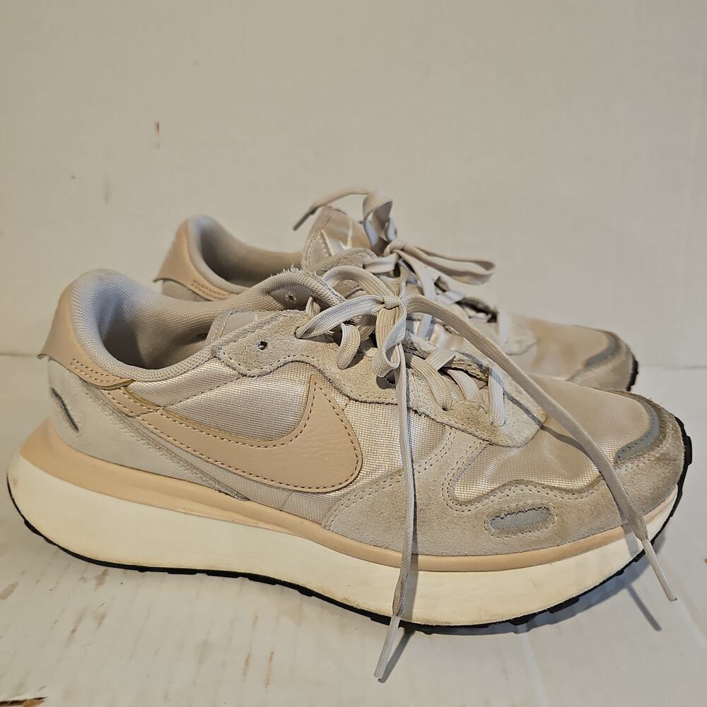 Nike Phoenix Waffle women's in Summit White/Light Orewood Brown/Sanddrift 8.5